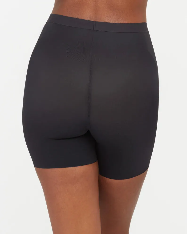 SPANX | Thinstincts 2.0 Girl Shorts in Black